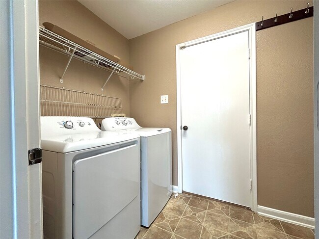 Building Photo - 6139 Springbrook Garden Ln