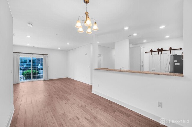 Building Photo - 617 Marion Ln