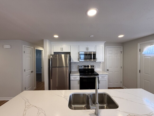 Building Photo - 13428 Ladysmith Rd