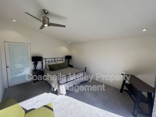 Building Photo - 287 S Civic Dr