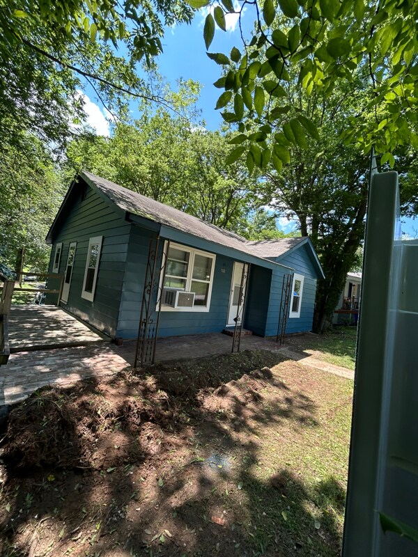 Building Photo - 711 Grandview Ave