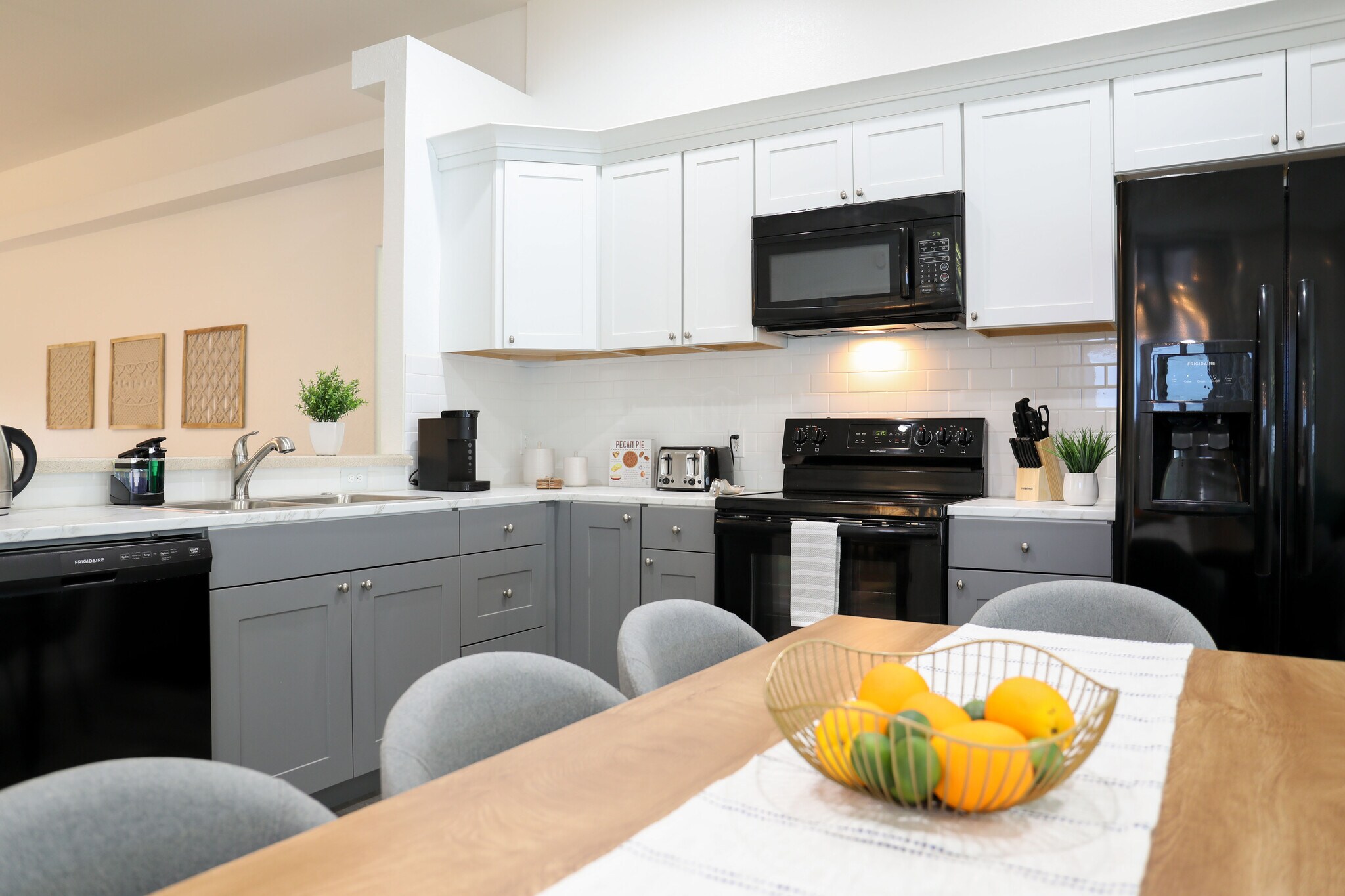 Building Photo - 1333 S Madison Ave