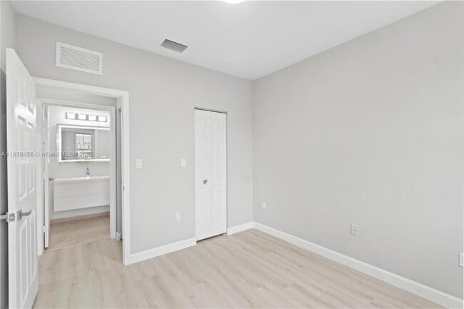 Building Photo - 10761 NW 75th St