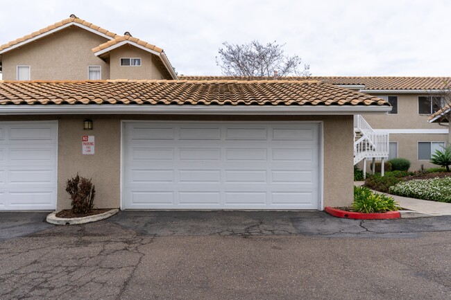 Building Photo - 1304 Palomar Pl