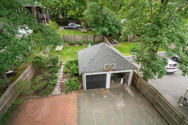 Building Photo - 94 Appleton St