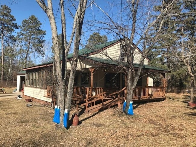 Building Photo - 4 Bedrooms, 2 Bathrooms Single Family Home in Crosslake, MN w/3 season porch