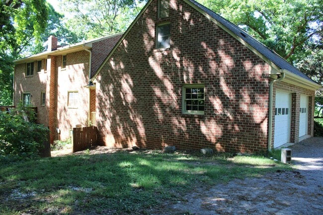 Building Photo - 210 Rhynehardt Rd