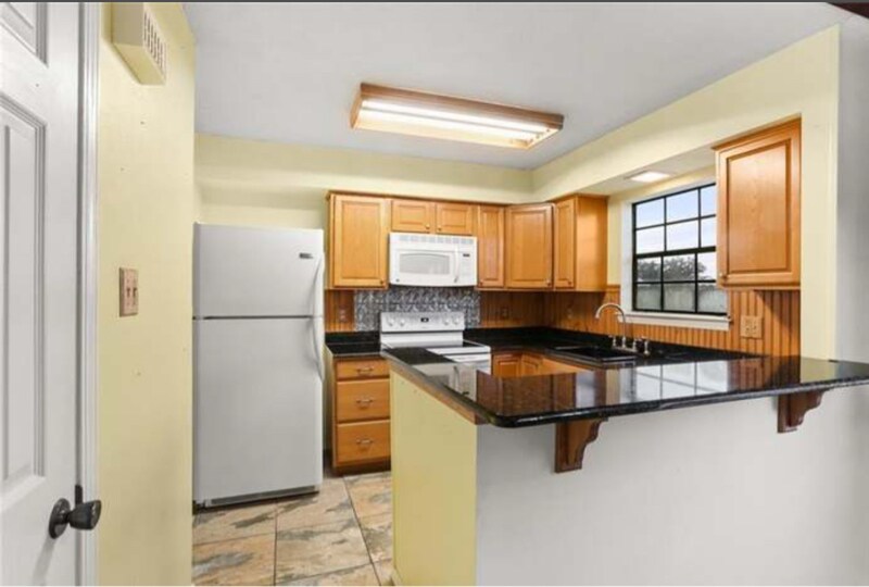Building Photo - 2312 Ashley Dr