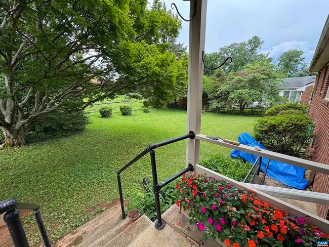 Building Photo - 126 Azalea Dr