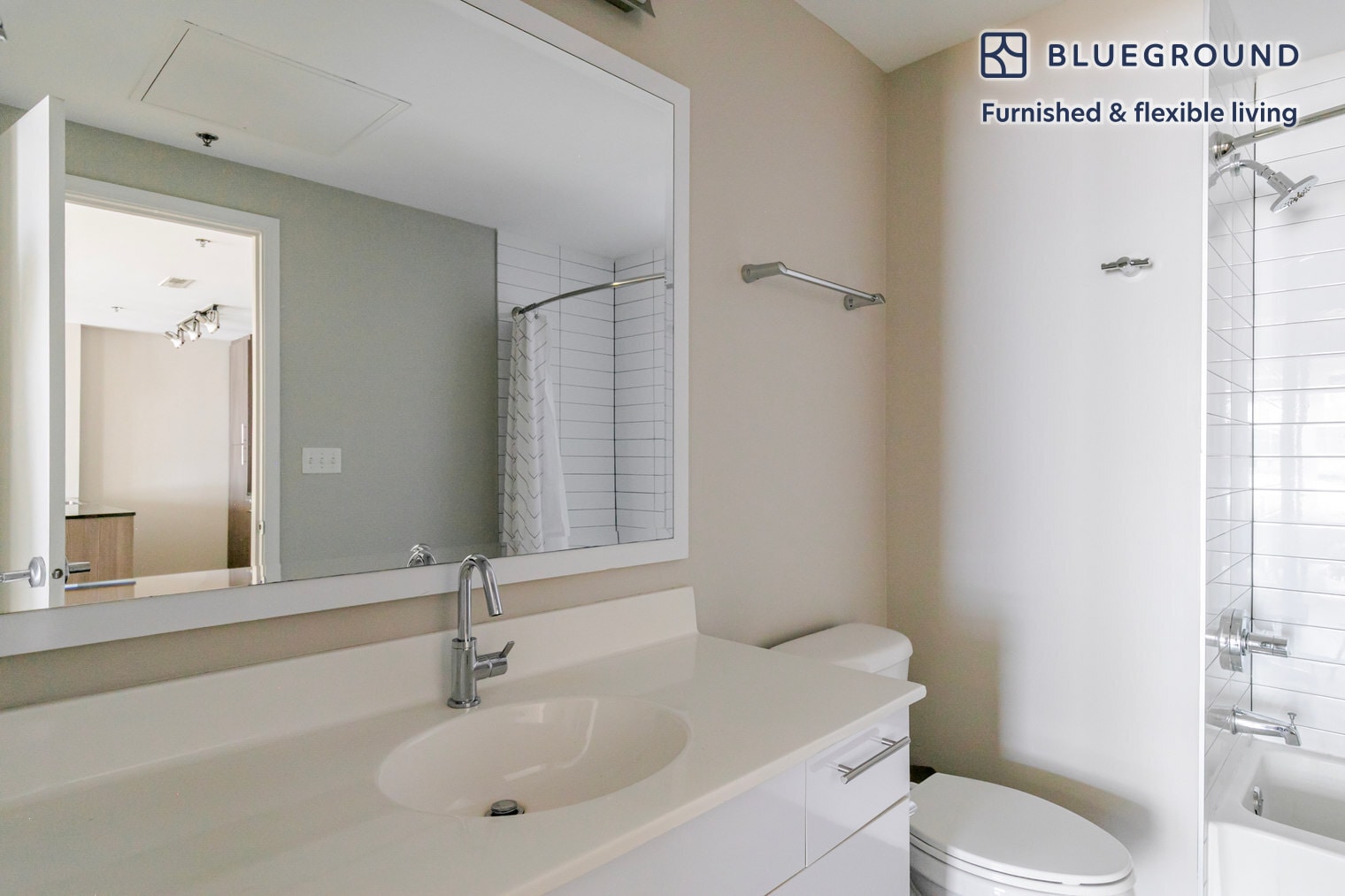 Building Photo - 211 W Scott St