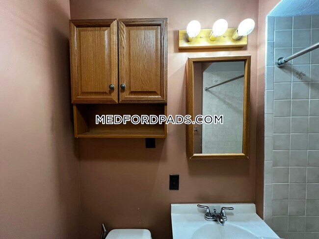 Building Photo - 128 Princeton St