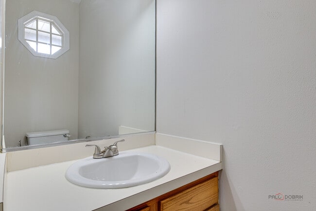 Building Photo - 45 S Oakhurst Dr