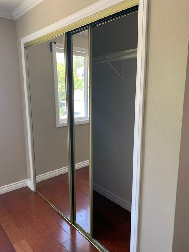 Building Photo - this will be gone this weekend! Rare change to rent a 2005 built 2 bedroom house HOUSE in Glassel...