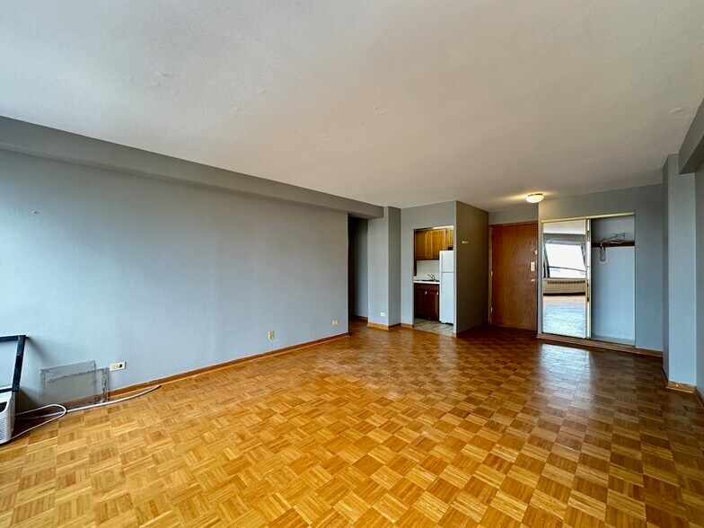 Building Photo - 4180 N Marine Dr