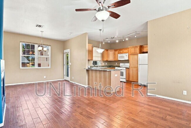 Building Photo - 2455 W Silverton Dr