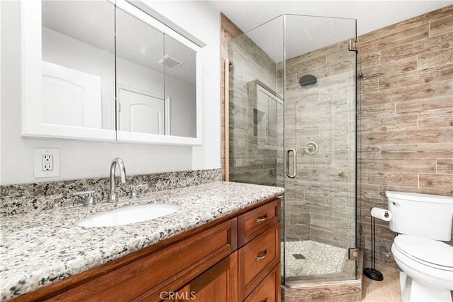 Building Photo - 5892 Meadowlark Dr