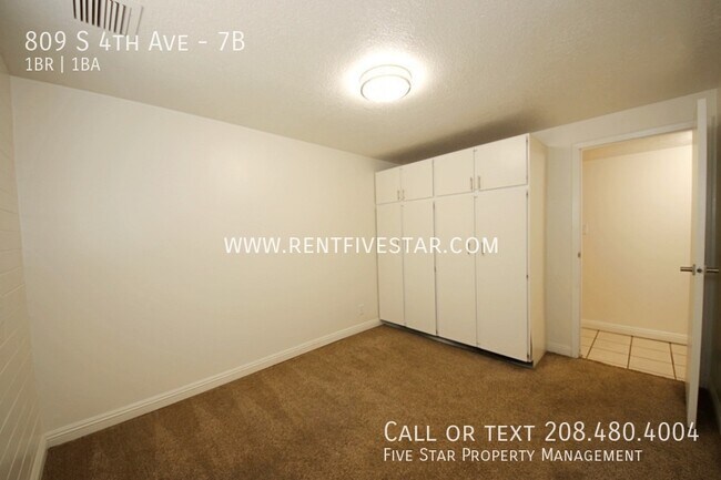 Building Photo - 809 S 4th Ave