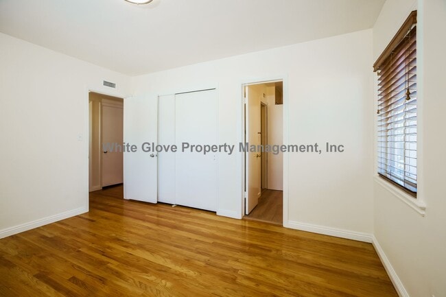 Building Photo - Spacious Fullerton 4BD Home with Dual Living Areas, Updated Kitchen & Screened Patio