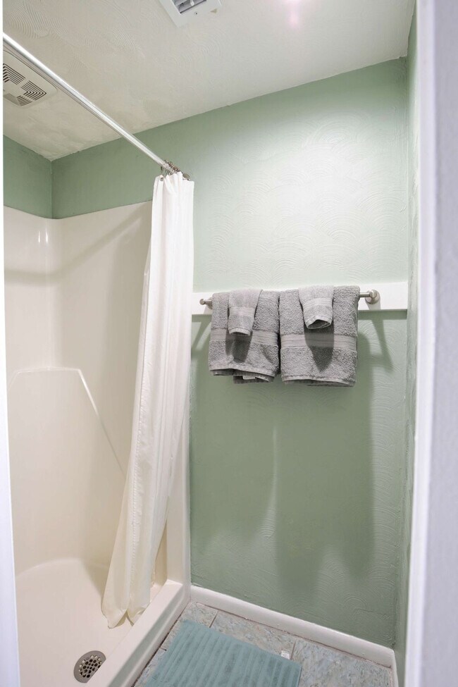 Building Photo - 608 Carolina Beach Ave S