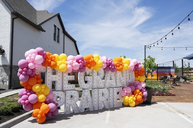 Building Photo - 16843 Old Wagon Wy