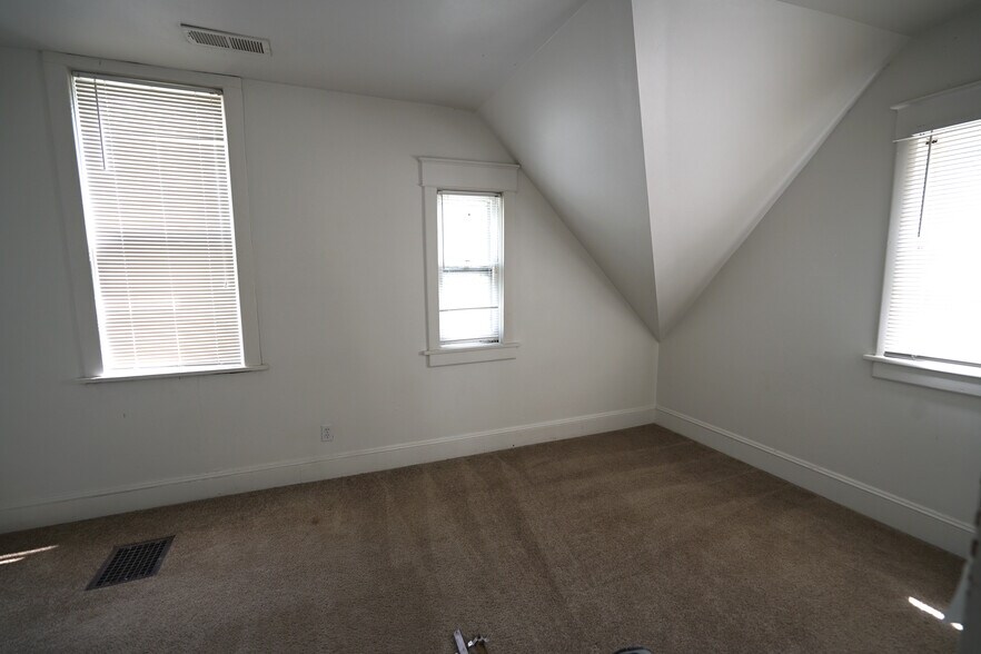 Building Photo - 942 Missouri St