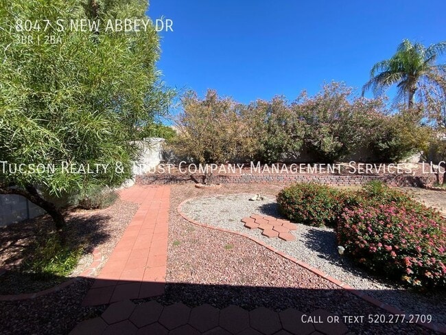 Building Photo - 8047 S New Abbey Dr