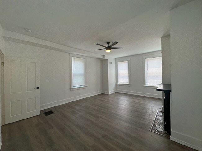Building Photo - 7 Bed/3 Bath Mins. from UC Campus $775/pp ...