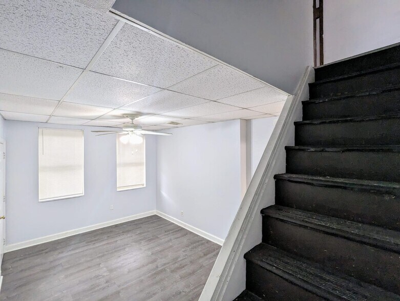 Building Photo - 5139 Carnegie St