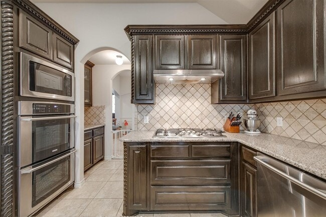 Building Photo - Spectacular Home! Come see Me!! I can be y...