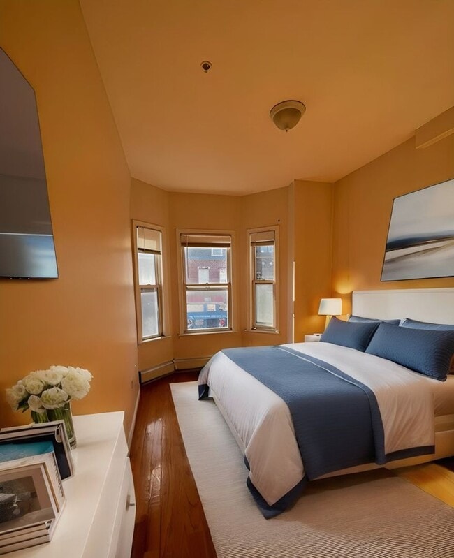 Building Photo - 16 Che