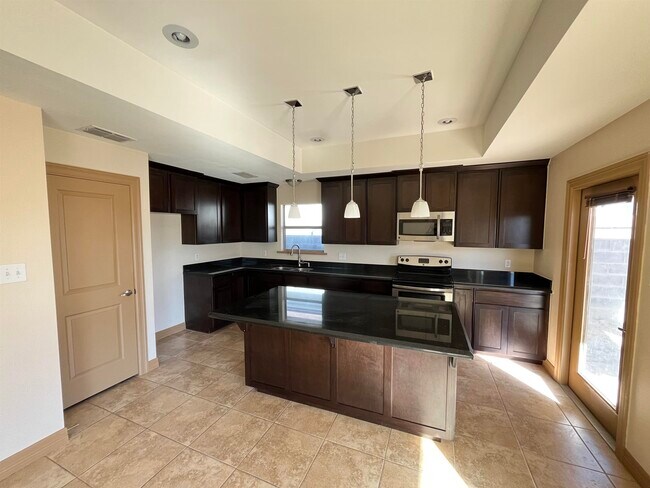 Building Photo - 3909 Ivana Ct