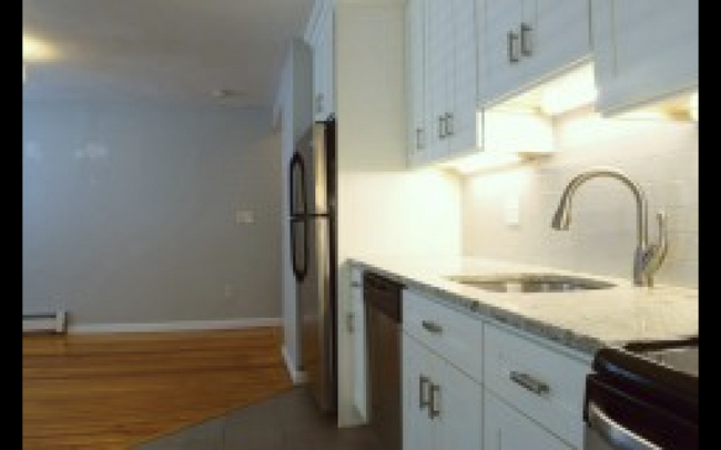 Building Photo - 30 Yeamans St