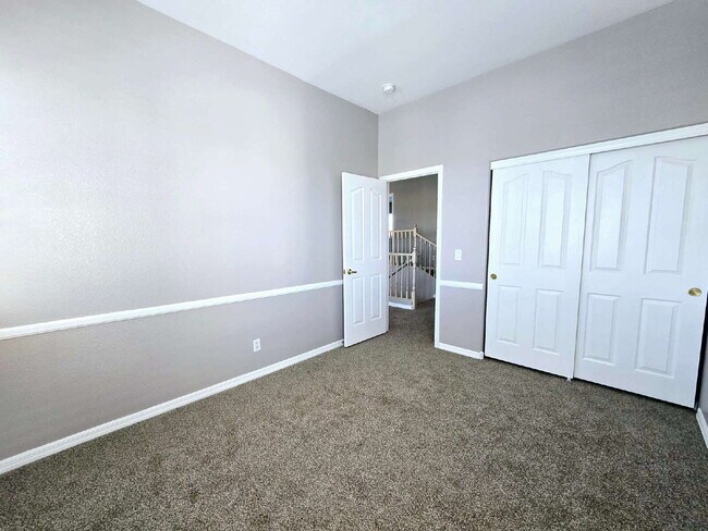 Building Photo - "Spacious 3-Bed Oasis with 2.5 Baths on Funston Way, Las Vegas - 2,264 Sq. Ft. of Comfort!"