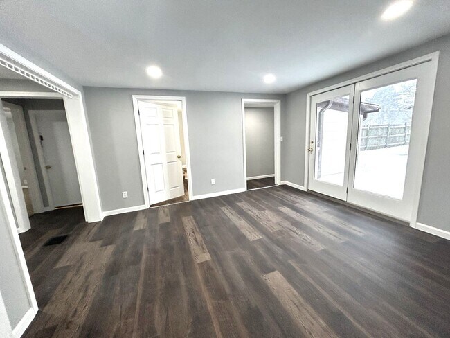 Building Photo - 2941 S 10th St