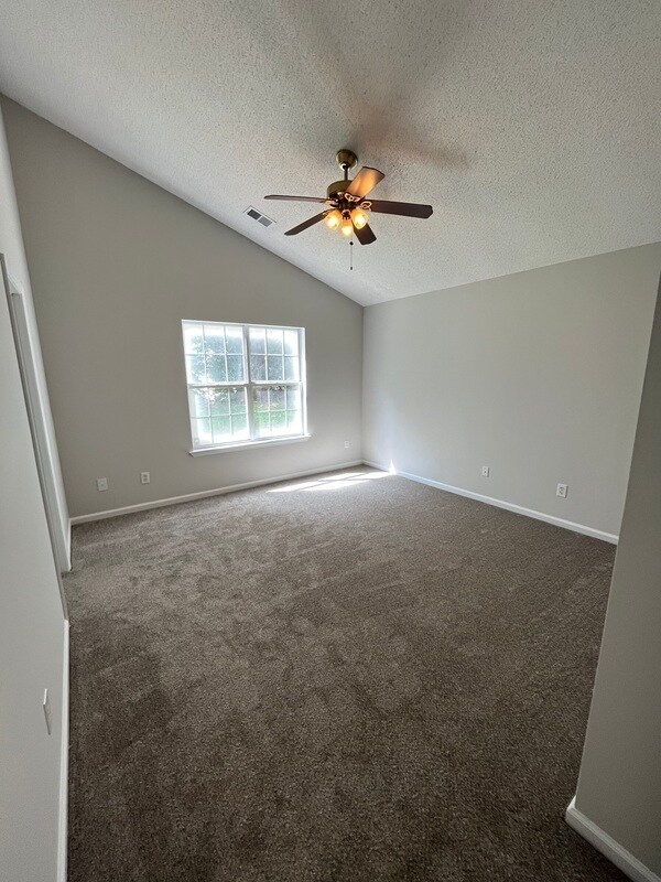 Building Photo - 11128 White Stag Dr