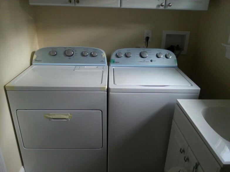 Building Photo - 356 Townsend Ave