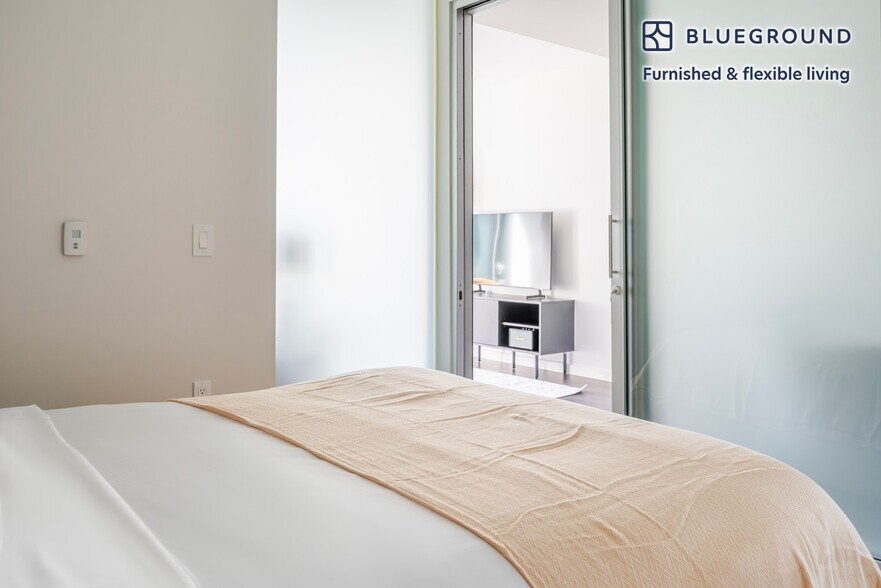 Building Photo - 150 Van Ness Ave