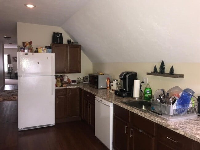 Primary Photo - 37 Hodges Ave