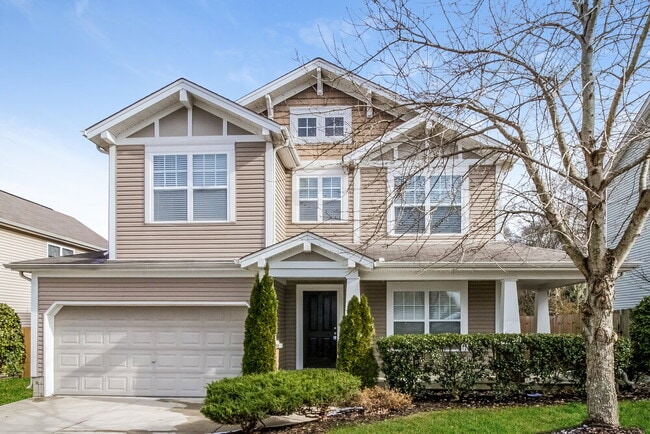 Building Photo - 4565 Hawthorn Dr
