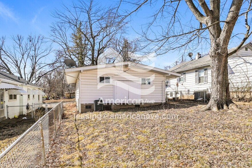 Building Photo - 10819 Kingbee Pl