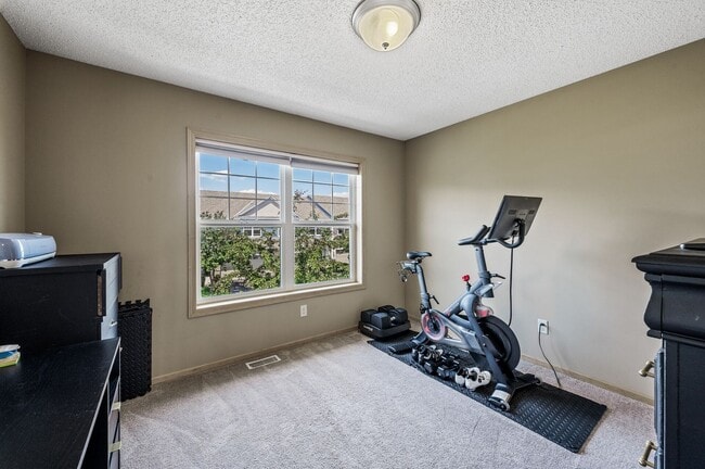 Building Photo - Spacious 3-Bedroom Townhome in Prime Savage/Prior Lake Location