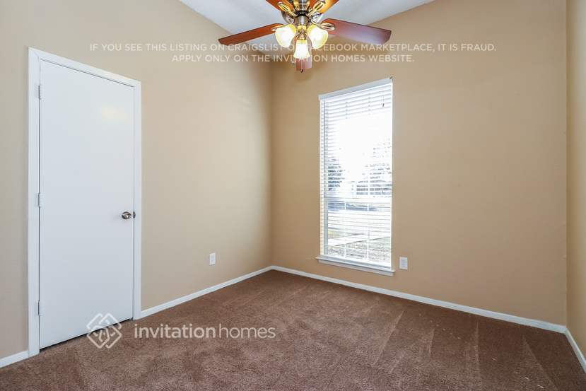 Building Photo - 313 Sunnyview Dr