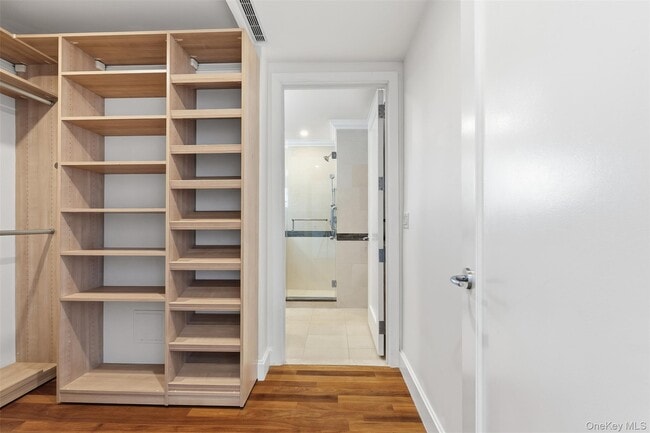 Building Photo - 3220 Arlington Ave