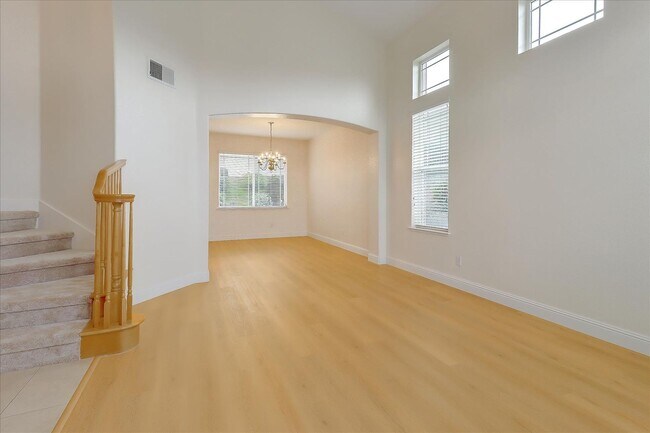 Building Photo - 4 Bed 3 Bath Home With 3 Car Garage High Ceilings And Fenced Yard