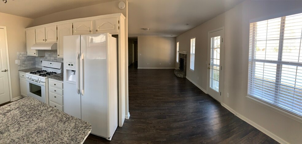 Building Photo - 1203 SE 22nd St