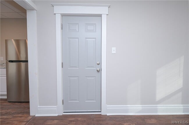 Building Photo - 2148 Main St