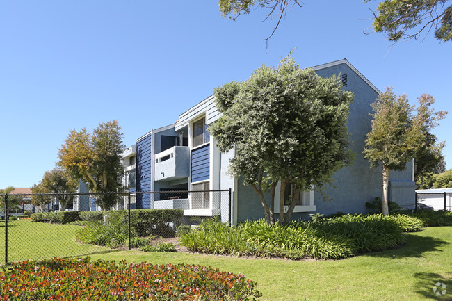 Building Photo - Villa Marina Apartments