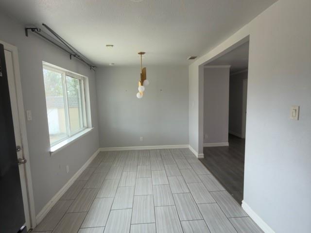 Building Photo - 9122 Clearwater Dr