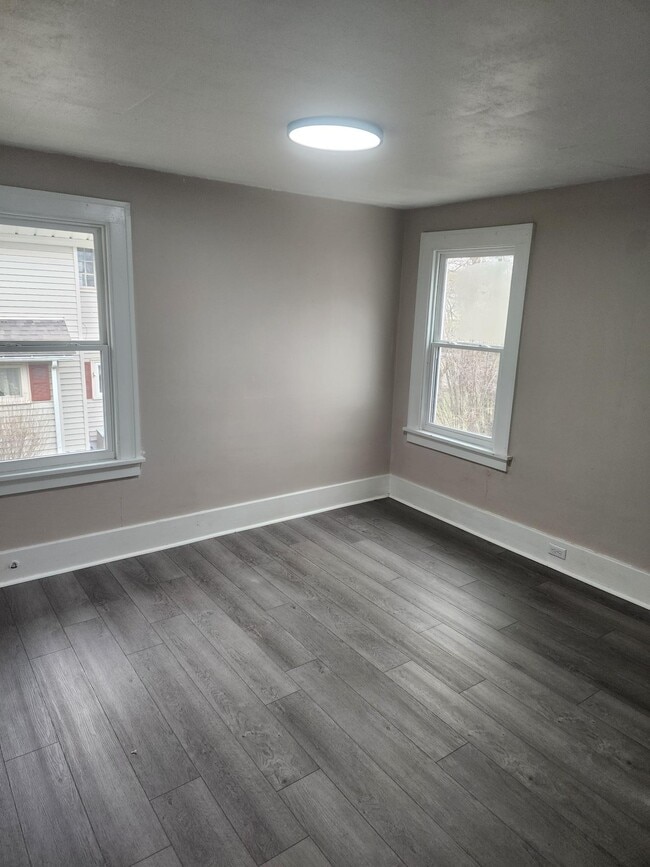 Building Photo - 35 Buffalo St