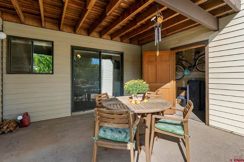 Building Photo - 1212 Avenida Del Sol